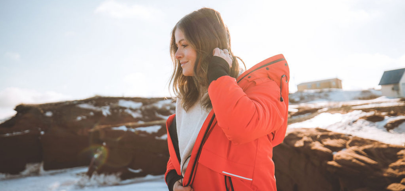 Manteaux d'hiver tendances pour hommes et femmes.