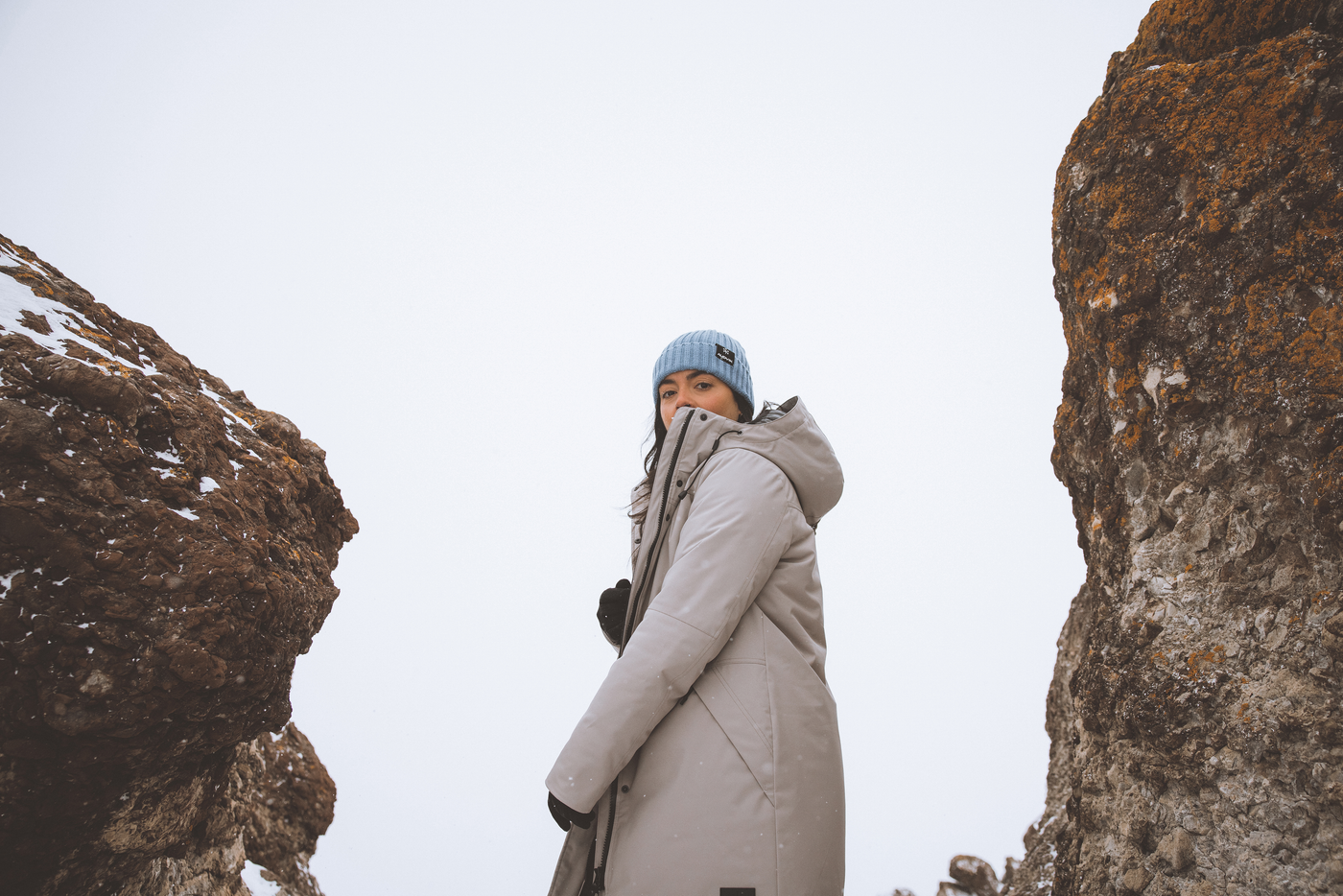 Manteaux hiver fabriqués au Québec pour femme. Manteaux chauds isolés synthétiquement.