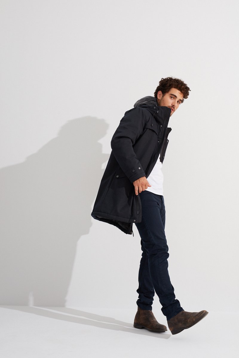 Manteaux pour hommes et femmes fabriqués au Québec. Isolés synthétiquement.