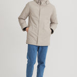 Manteau couleur sable pour homme. Manteau d'hiver chaud et beige. 