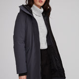Manteau mi-cuisse fabriqué au Québec. Double capuchon. imperméable.